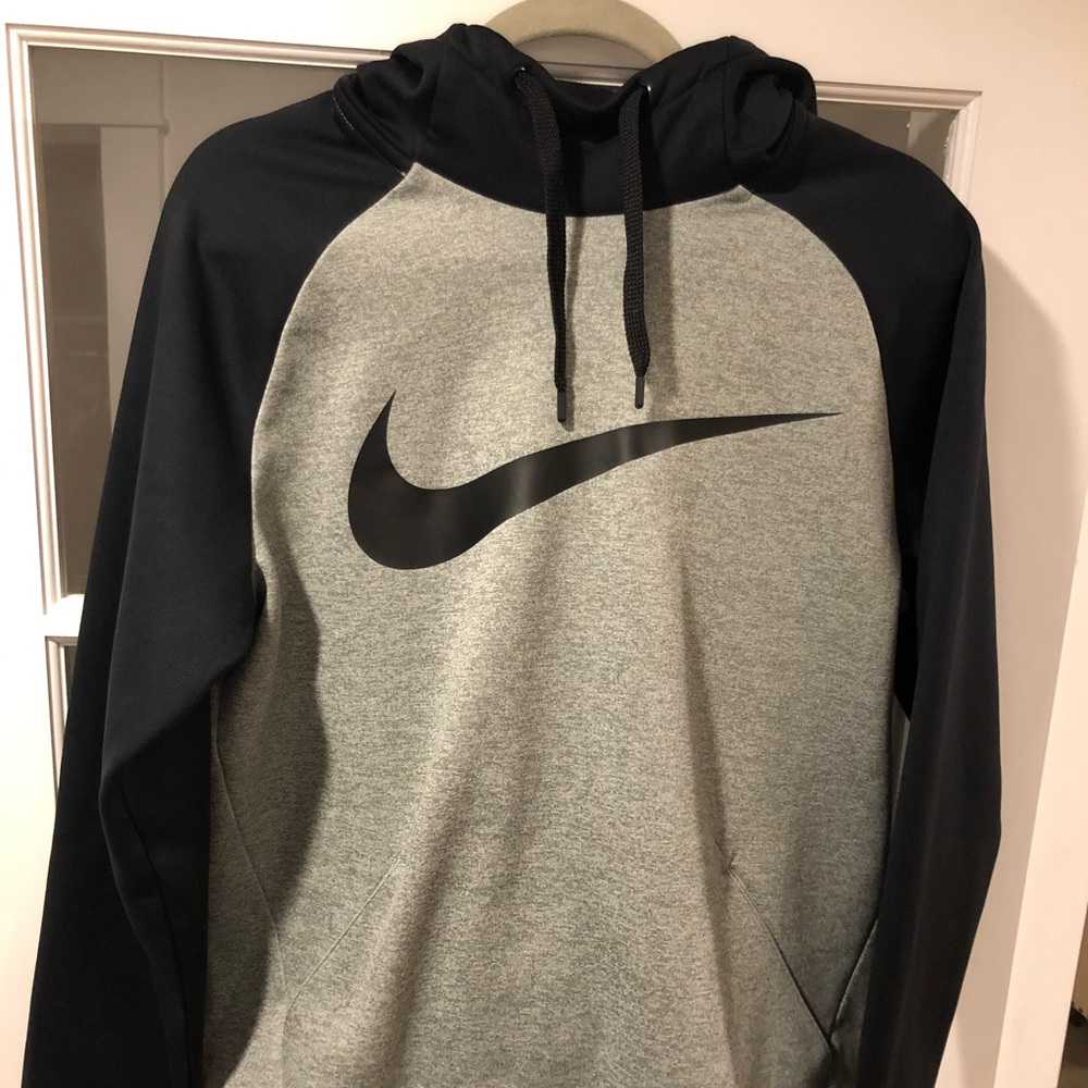 Nike Therma Dri-Fit Hoodie - Men’s Medium - EUC